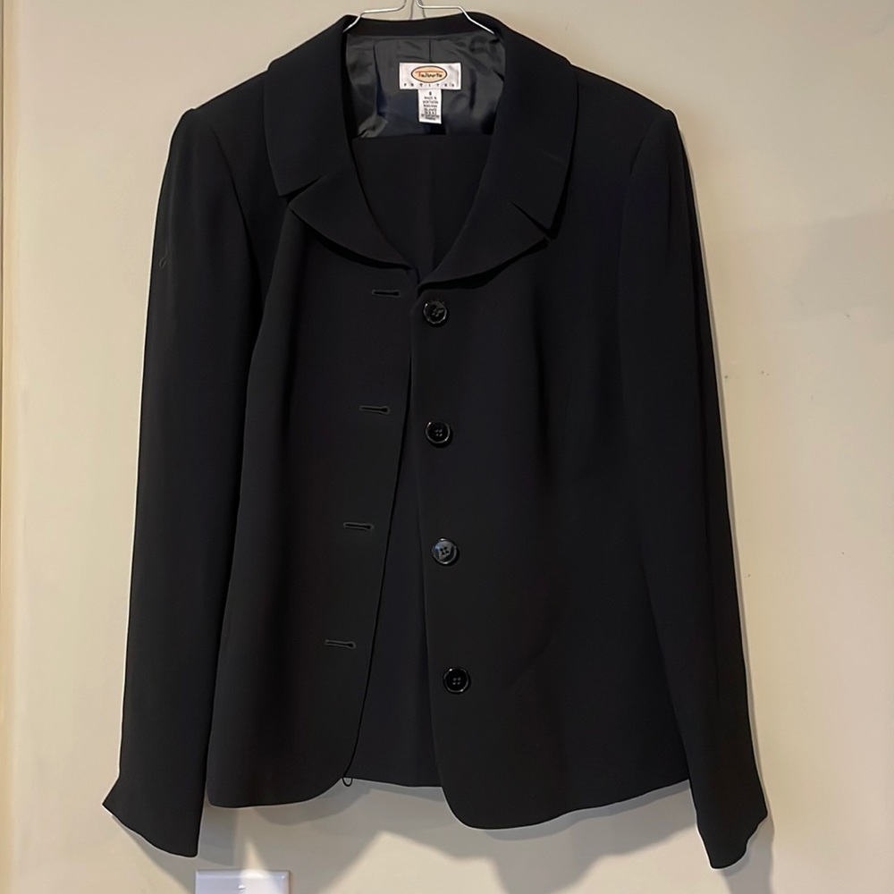 Talbots Petites 2 piece Women’s size 8 pantsuit in black